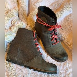 Sorel Joan of Arctic lace up wedge